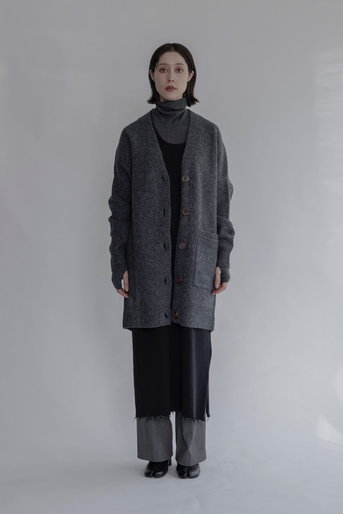 ※予約商品(8月下旬お届け予定) wool 100% クリアボタンロングカーディガン/A30540