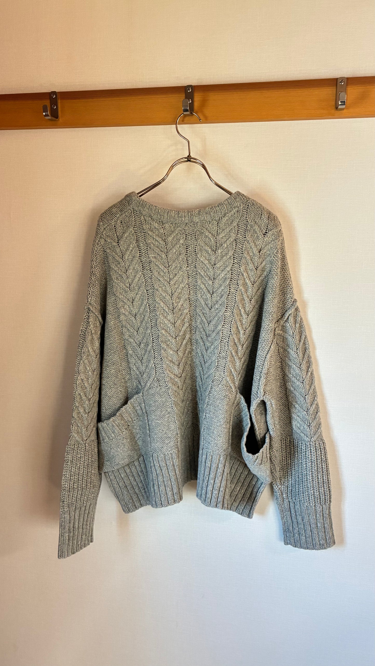 メリノウール混 ケーブルKNIT/A32548