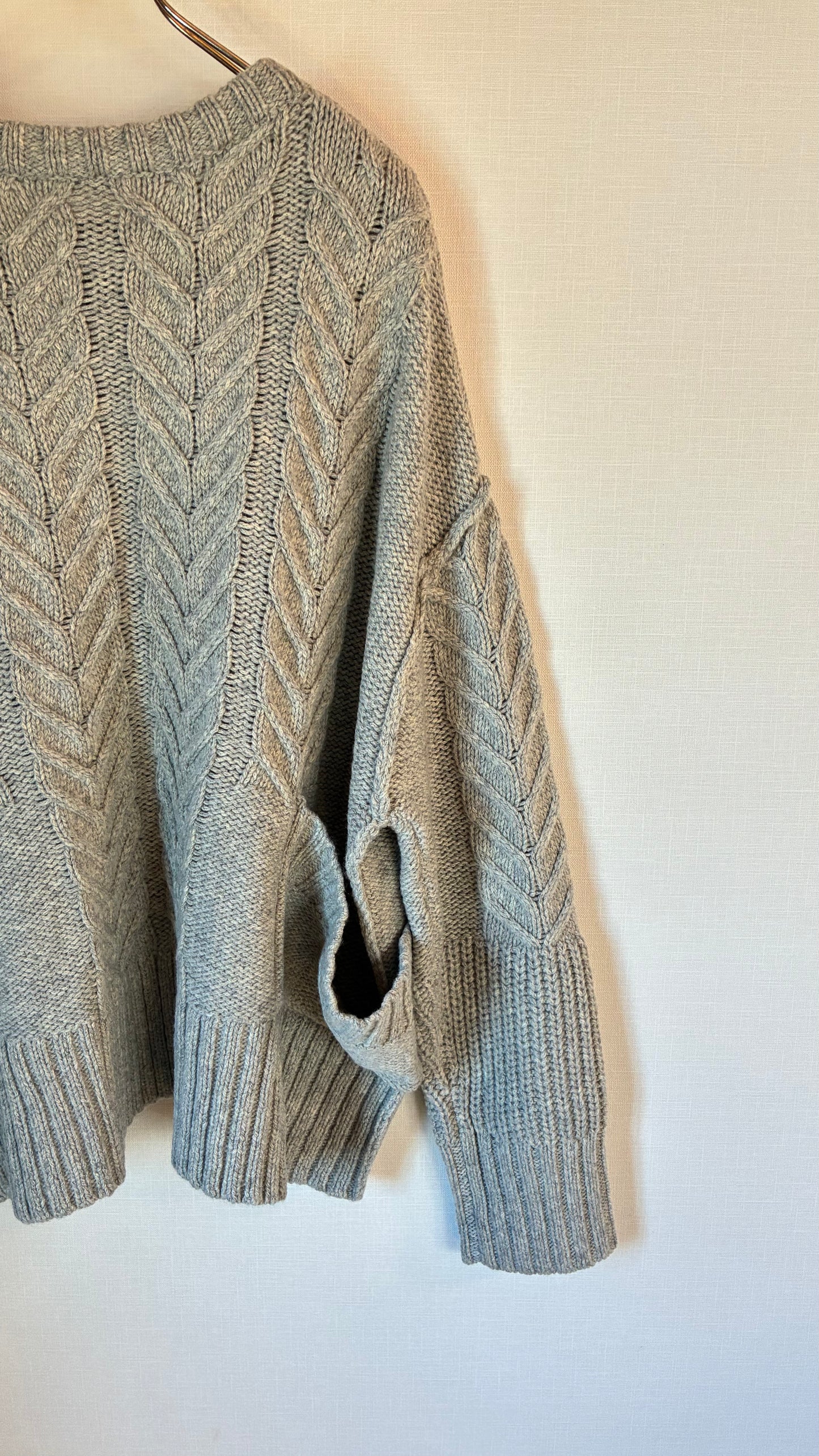 メリノウール混 ケーブルKNIT/A32548