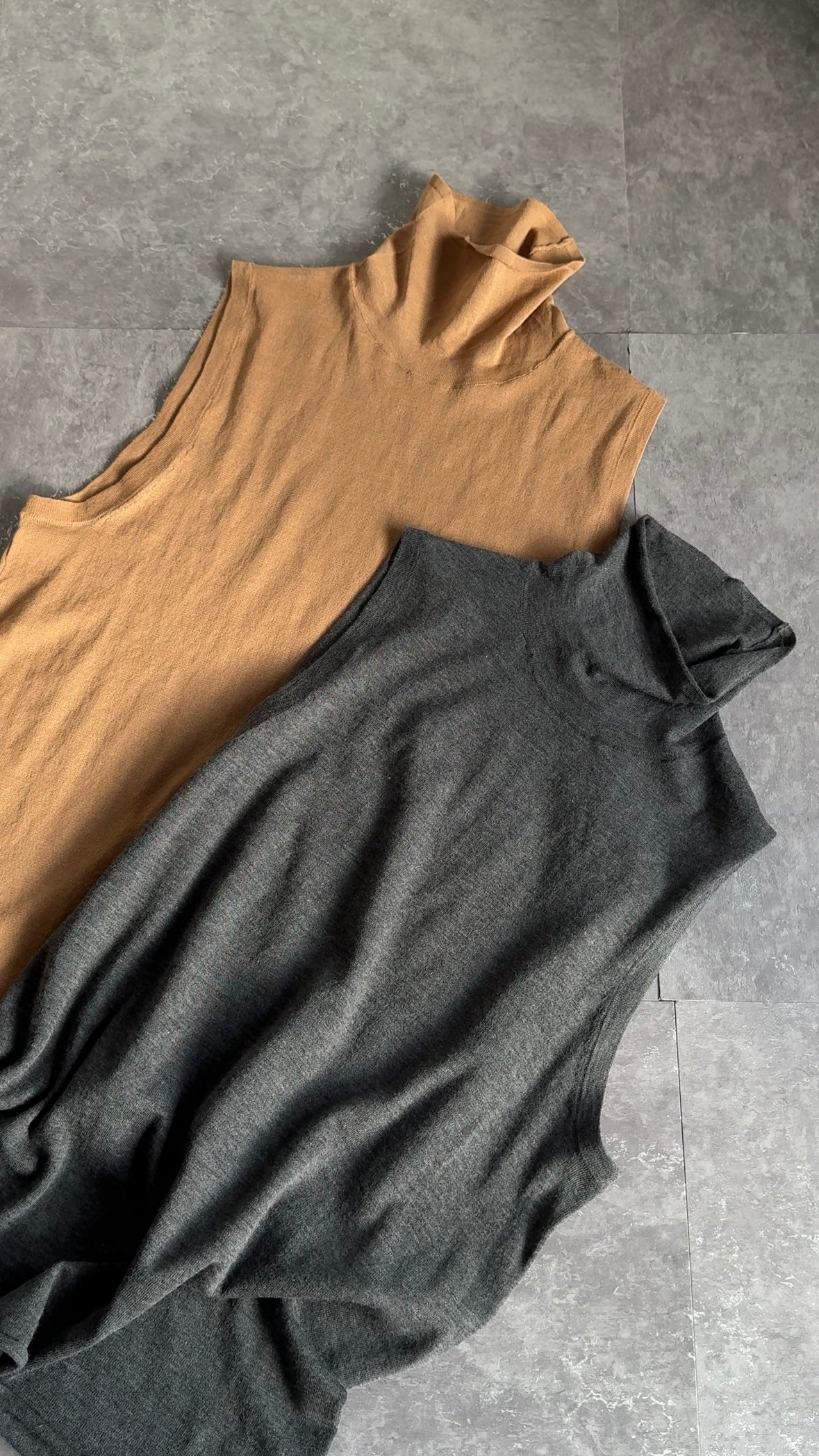 超⻑綿 ハイネックノースリーブKNIT/A31516